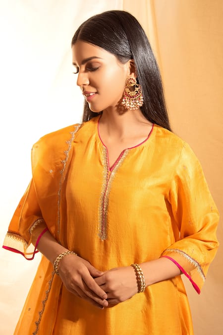 Shop Priti Prashant Orange Organza, Handwoven Tissue Stripes, Chanderi V Asymmetric Kurta Set at Aza Fashions Shop_Priti Prashant_Orange Organza, Handwoven Tissue Stripes, Chanderi V Asymmetric Kurta Set _at_Aza_Fashions