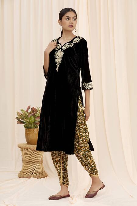 Shop_Samyukta Singhania_Green Cotton Tassels Floral Printed Dhoti Pant_at_Aza_Fashions