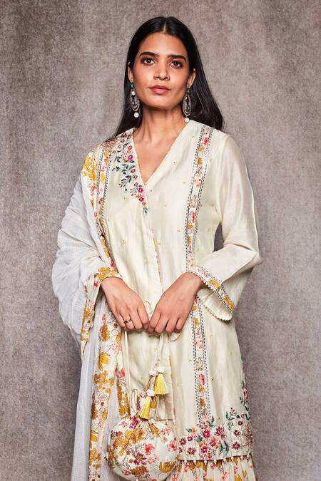 Shop Ajiesh Oberoi White Chanderi, Kota Doria, Mulmul V Neck Embroidered Kurta And Gharara Set at Aza Fashions Shop_Ajiesh Oberoi_White Chanderi, Kota Doria, Mulmul V Neck Embroidered Kurta And Gharara Set_at_Aza_Fashions