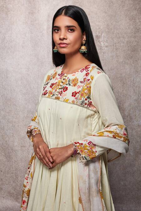 Ajiesh Oberoi_White Kota Doria, Mulmul Round Embroidered Kurta And Dhoti Pant Set_Online_at_Aza_Fashions