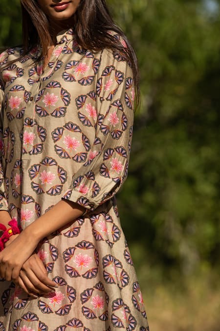 Shop_Rang Swati Vijaivargie_Beige Silk Chanderi Mandarin Collar Kurta And Pant Set _Online_at_Aza_Fashions