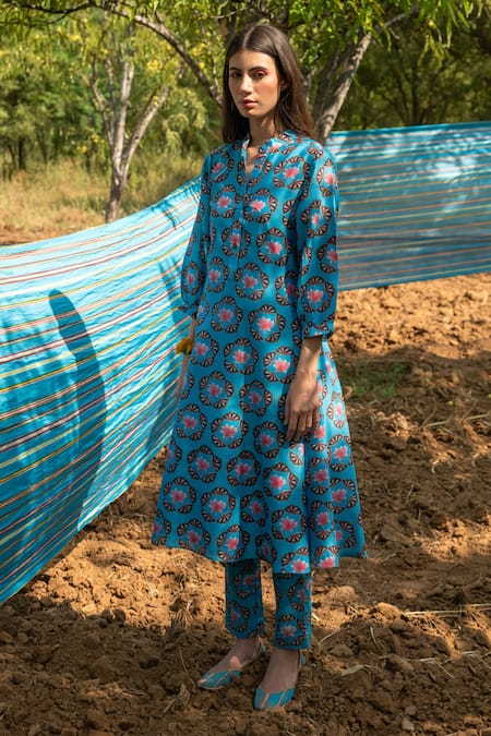 Rang Swati Vijaivargie Silk Chanderi Kurta & Pant Set 