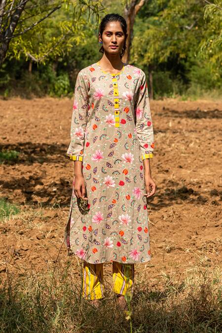 Rang Swati Vijaivargie_Beige Cotton Satin Round Floral Print Kurta And Pant Set _Online_at_Aza_Fashions