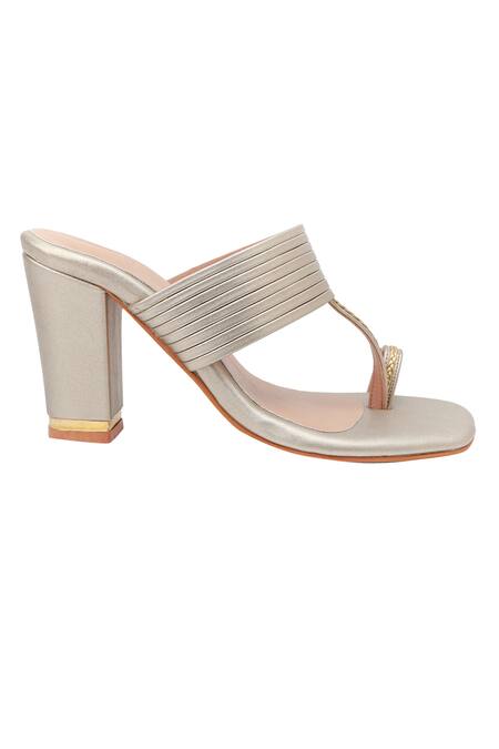 Nidhi Bhandari Gold Pleated Kolhapuri Block Heels Online at Aza Fashions Nidhi Bhandari_Gold Pleated Kolhapuri Block Heels _Online_at_Aza_Fashions