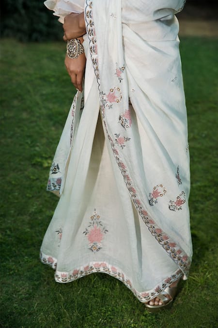 Matsya White Chanderi Silk Scoop Neck Saree With Blouse Online at Aza Fashions Matsya_White Chanderi Silk Scoop Neck Saree With Blouse _Online_at_Aza_Fashions