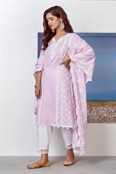 Mulmul Purple Mulmul Cotton V Neck Embroidered Kurta Set 