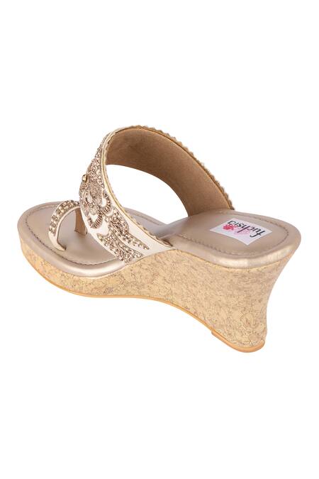 Shop_Fuchsia by aashaka mehta_Beige Embroidery Kolhapuri Wedges_Online_at_Aza_Fashions