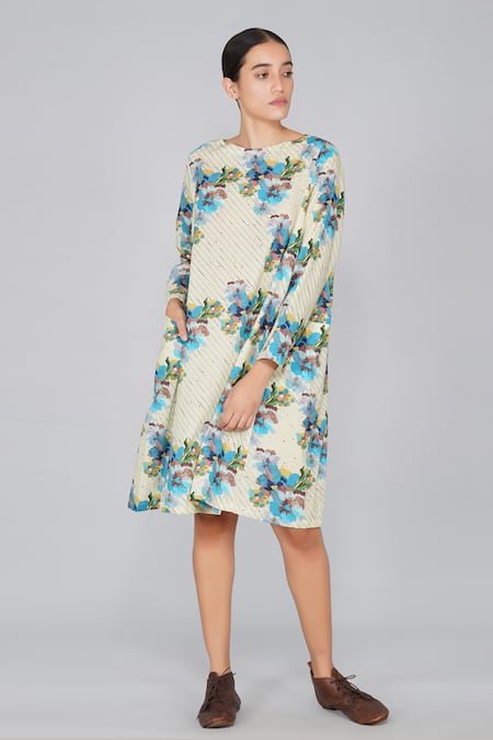 Buy Yavi White 100% Cotton Round Floral Print Dress Online at Aza Fashions Buy_Yavi_White 100% Cotton Round Floral Print Dress _Online_at_Aza_Fashions