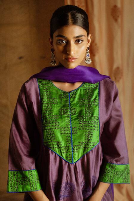 Buy_LATHA PUTTANNA_Purple Chanderi Embroidery Round Anarkali Set _Online_at_Aza_Fashions