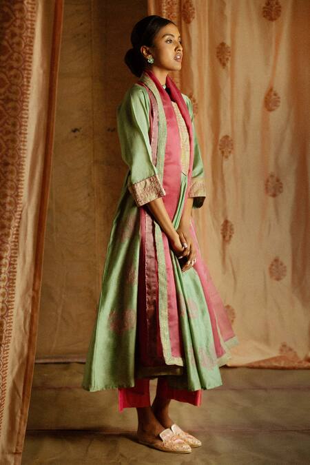 Latha Puttanna_Green Chanderi Embroidery V Neck Anarkali Set _Online_at_Aza_Fashions