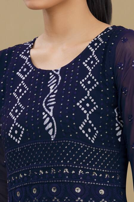 Nazaakat By Samara Singh_Blue Georgette Round Embroidered Kurta _at_Aza_Fashions