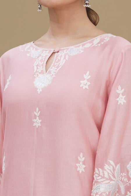 Surabhi Arya_Pink Round Chanderi Embroidered Kurta Set_at_Aza_Fashions