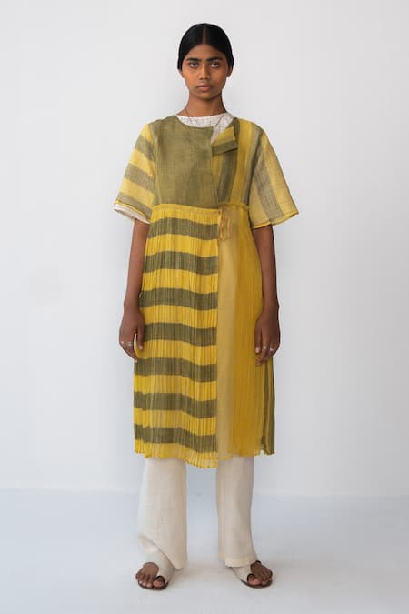 Urvashi Kaur Off White Cotton, Linen Straight Fit Pant