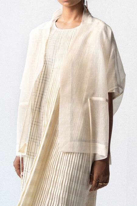 Urvashi Kaur_Off White Kota Doria V-neck Zari Cotton Half Sleeve Jacket _Online_at_Aza_Fashions