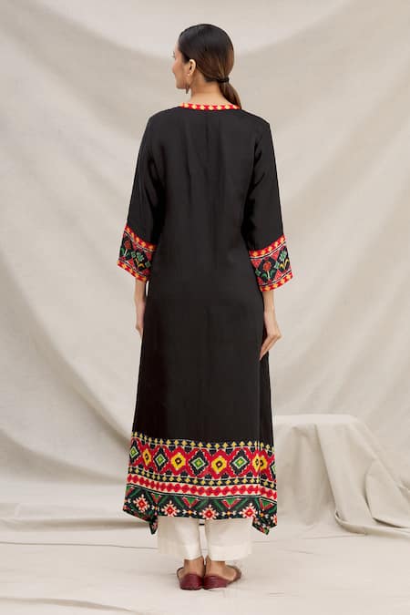 Shop Meghna Panchmatia Black Linen Silk Mandarin Collar Kurta at Aza Fashions Shop_Meghna Panchmatia_Black Linen Silk Mandarin Collar Kurta _at_Aza_Fashions