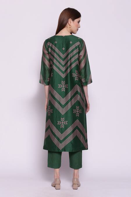 Shop Shivani Bhargava Green Silk Chanderi Embroidery Round Kurta And Pant Set at Aza Fashions Shop_Shivani Bhargava_Green Silk Chanderi Embroidery Round Kurta And Pant Set_at_Aza_Fashions