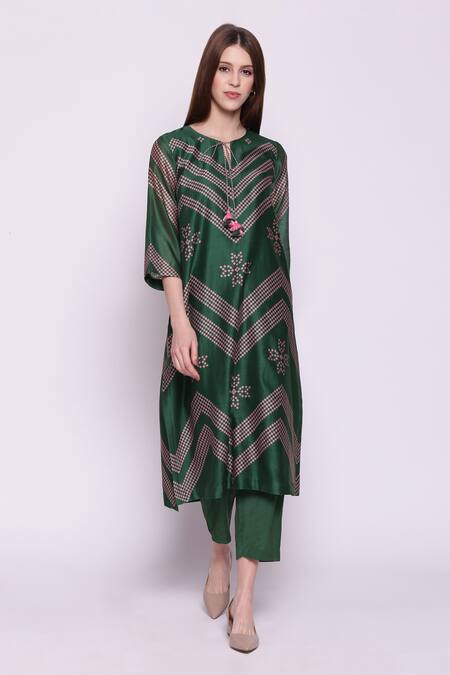 Shivani Bhargava Green Silk Chanderi Embroidery Round Kurta And Pant Set Online at Aza Fashions Shivani Bhargava_Green Silk Chanderi Embroidery Round Kurta And Pant Set_Online_at_Aza_Fashions
