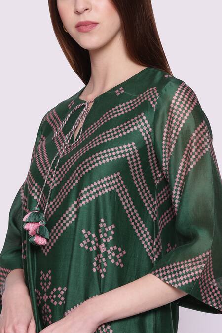 Shivani Bhargava Green Silk Chanderi Embroidery Round Kurta And Pant Set at Aza Fashions Shivani Bhargava_Green Silk Chanderi Embroidery Round Kurta And Pant Set_at_Aza_Fashions