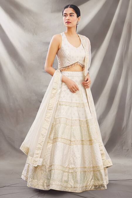 Buy_Vandana Sethi_White Dupion Raw Silk V Neck Embroidered Lehenga Set_Online_at_Aza_Fashions
