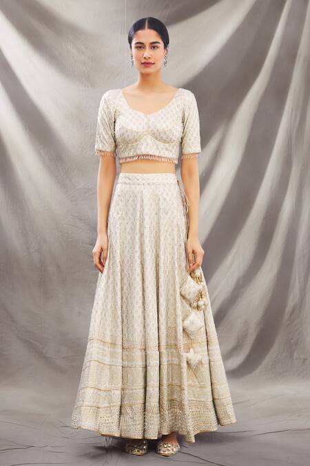 Buy_Vandana Sethi_White Dupion Raw Silk Round Embroidered Lehenga Set_Online_at_Aza_Fashions