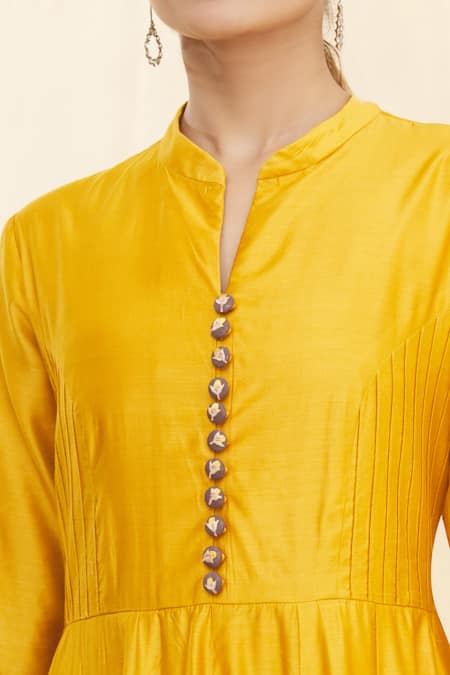 Samyukta Singhania_Yellow Chanderi Embroidery Mandarin Collar Mustard Anarkali Set _at_Aza_Fashions