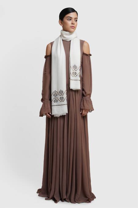 Shop Dusala White Pashmina Embellished Stole at Aza Fashions Shop_Dusala_White Pashmina Embellished Stole_at_Aza_Fashions