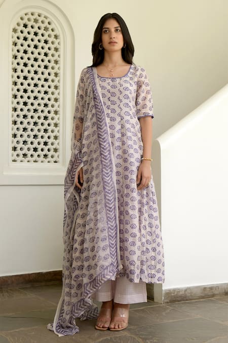 Taro Pink Anarkali Handwoven Chanderi Silk, Dupatta Chiffon, Pant Mulmul Round Set