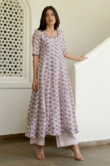 Taro Pink Anarkali Handwoven Chanderi Silk, Dupatta Chiffon, Pant Mulmul Round Set Online at Aza Fashions Taro_Pink Anarkali Handwoven Chanderi Silk, Dupatta Chiffon, Pant Mulmul Round Set _Online_at_Aza_Fashions