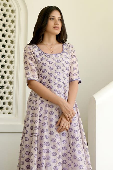 Buy Taro Pink Anarkali Handwoven Chanderi Silk, Dupatta Chiffon, Pant Mulmul Round Set Online at Aza Fashions Buy_Taro_Pink Anarkali Handwoven Chanderi Silk, Dupatta Chiffon, Pant Mulmul Round Set _Online_at_Aza_Fashions