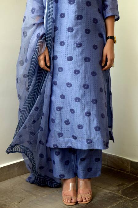 Taro_Blue Kurta And Pant Handwoven Chanderi Silk Embroidery Scoop Neck Set _at_Aza_Fashions