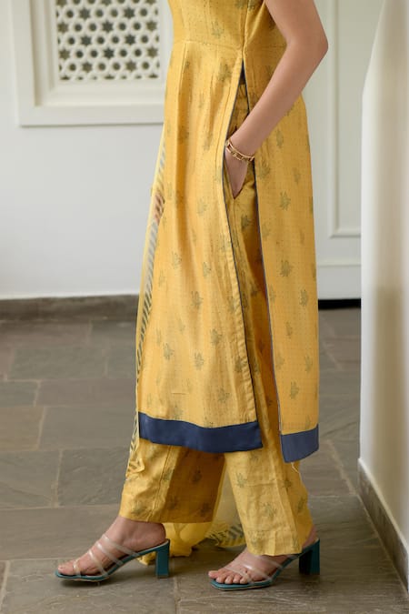 Buy_Taro_Yellow Kurta And Pant Handwoven Chanderi Silk Embroidery V Neck Set _Online_at_Aza_Fashions