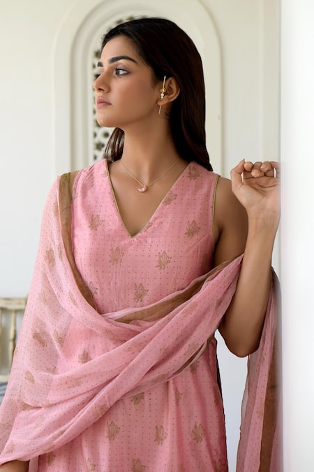 Buy_Taro_Pink Kurta And Pant Handwoven Chanderi Silk Embroidery V Neck Set _Online_at_Aza_Fashions
