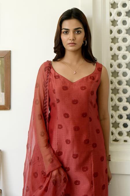 Shop_Taro_Red Kurta And Pant Handwoven Chanderi Silk Embroidery Sweetheart Printed Set _Online_at_Aza_Fashions