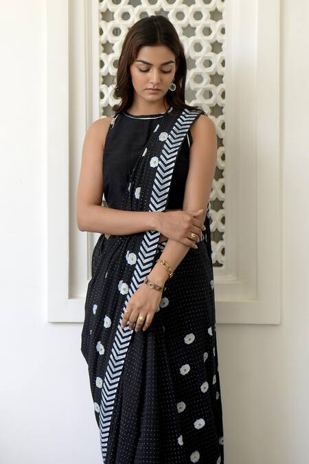 Shop_Taro_Black Handwoven Cotton Silk Saree Set_Online_at_Aza_Fashions