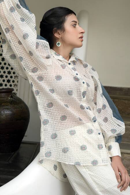 Buy_Taro_White Organza, Handwoven Cotton Shirt Collar _Online_at_Aza_Fashions