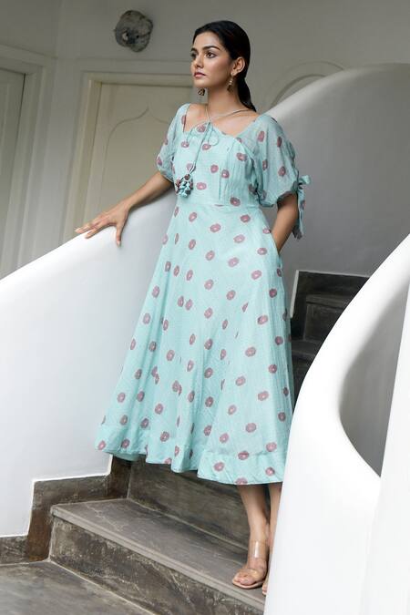 Taro Green Handwoven Cotton Silk Tie-up Dress Online at Aza Fashions Taro_Green Handwoven Cotton Silk Tie-up Dress _Online_at_Aza_Fashions