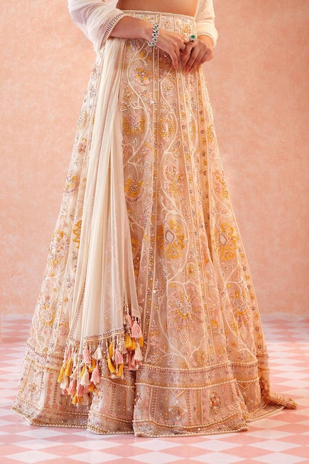 Ridhi Mehra_White Net V Neck Belora Embroidered Bridal Lehenga Set _Online_at_Aza_Fashions