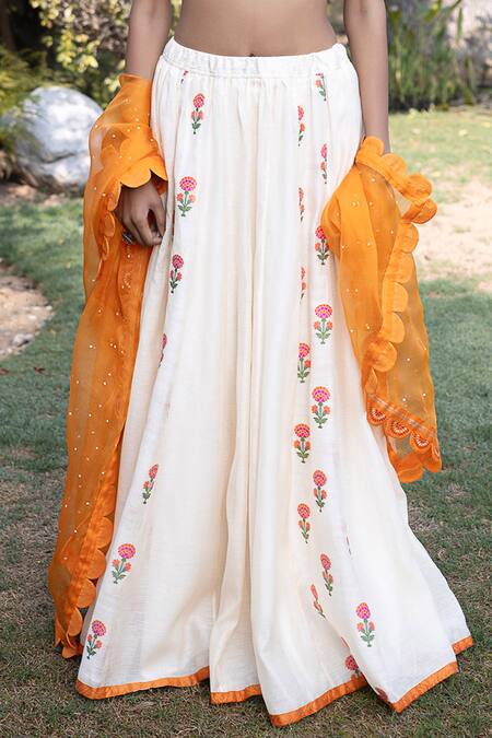 Shop Neeta Bhargava White Organza, Banarasi Woven, Silk Chanderi Embroidered Bridal Lehenga Set Online at Aza Fashions Shop_Neeta Bhargava_White Organza, Banarasi Woven, Silk Chanderi Embroidered Bridal Lehenga Set _Online_at_Aza_Fashions