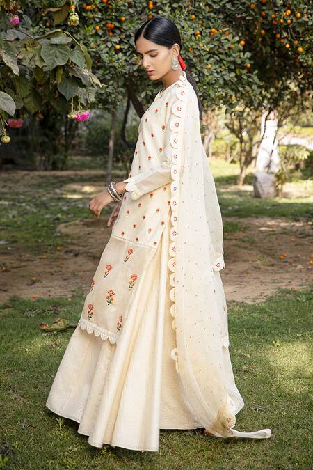 Neeta Bhargava_Beige Organza, Silk Chanderi Round Embroidered Kurta Set _Online_at_Aza_Fashions