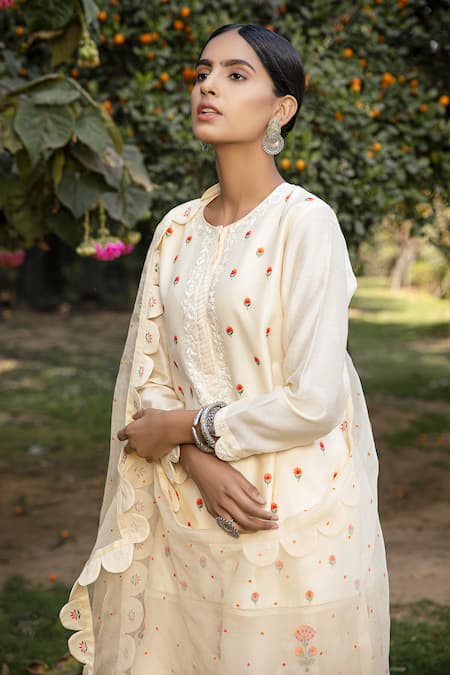 Buy_Neeta Bhargava_Beige Organza, Silk Chanderi Round Embroidered Kurta Set _Online_at_Aza_Fashions