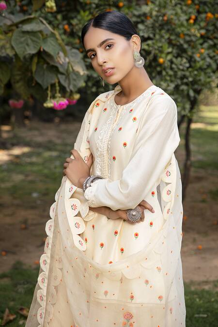 Shop_Neeta Bhargava_Beige Organza, Silk Chanderi Round Embroidered Kurta Set _Online_at_Aza_Fashions