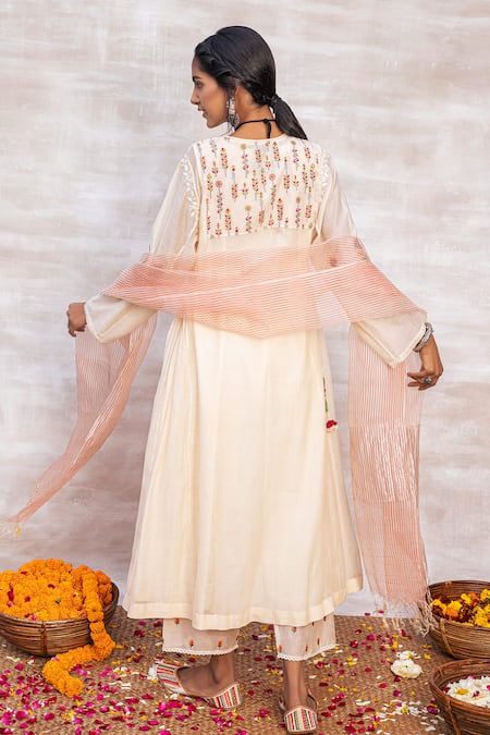 Shop Neeta Bhargava Beige Banarasi Woven, Silk Chanderi Leaf Neck Kurta Set at Aza Fashions Shop_Neeta Bhargava_Beige Banarasi Woven, Silk Chanderi Leaf Neck Kurta Set _at_Aza_Fashions