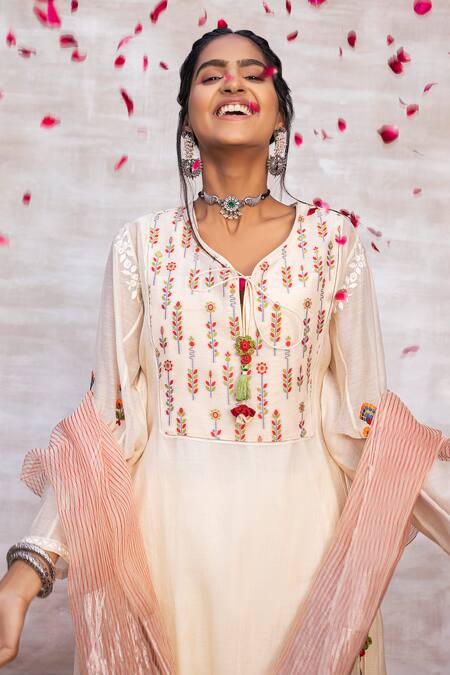 Buy Neeta Bhargava Beige Banarasi Woven, Silk Chanderi Leaf Neck Kurta Set Online at Aza Fashions Buy_Neeta Bhargava_Beige Banarasi Woven, Silk Chanderi Leaf Neck Kurta Set _Online_at_Aza_Fashions