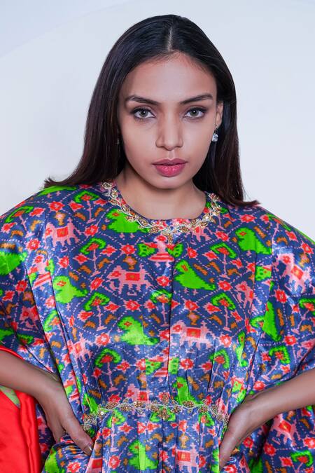 Buy_Komal Shah_Grey Mashru Round Patola Print Kaftan _Online_at_Aza_Fashions