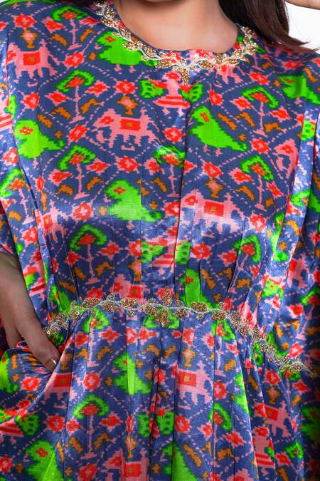 Komal Shah_Grey Mashru Round Patola Print Kaftan _at_Aza_Fashions