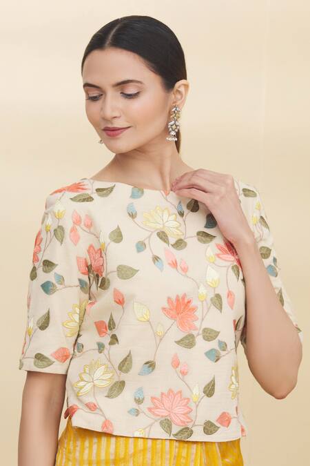 Pranay Baidya White Cotton Round Floral Embroidered Blouse Online at Aza Fashions Pranay Baidya_White Cotton Round Floral Embroidered Blouse _Online_at_Aza_Fashions