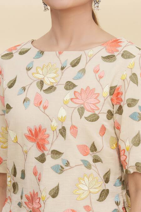 Pranay Baidya White Cotton Round Floral Embroidered Blouse at Aza Fashions Pranay Baidya_White Cotton Round Floral Embroidered Blouse _at_Aza_Fashions