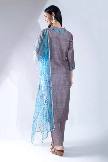Asha Gautam Silk Embroidered Kurta Set 
