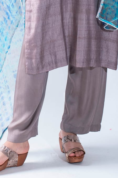 Asha Gautam_Blue Monga Silk Embroidery V Neck Kurta Set  _at_Aza_Fashions