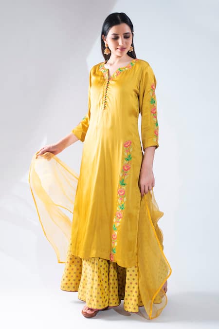 Asha Gautam_Yellow Organza, Modal Satin, Monga Georgette Round Embroidered Kurta Set _Online_at_Aza_Fashions